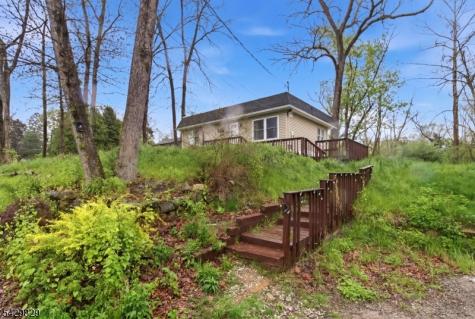 912 E Walnut Drive Stillwater NJ 07860