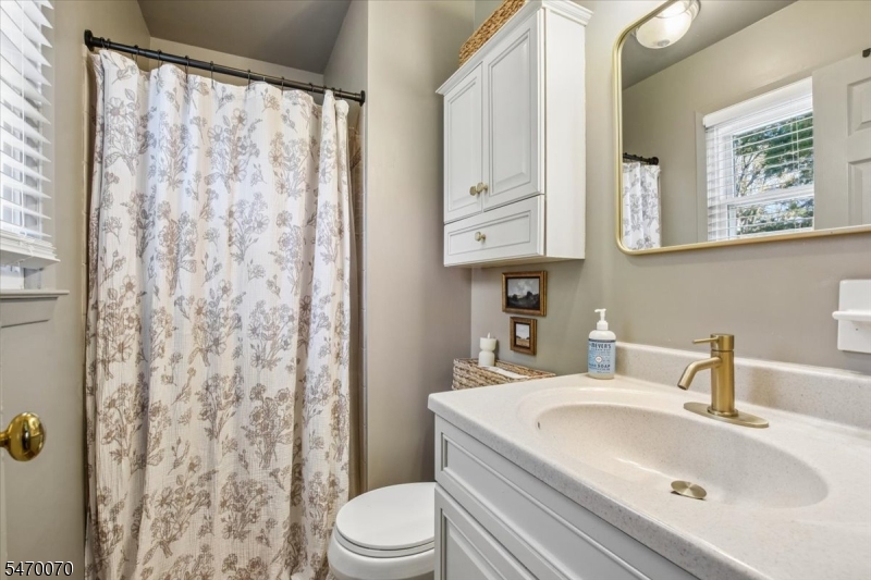 9 Quail Run Washington NJ 07853