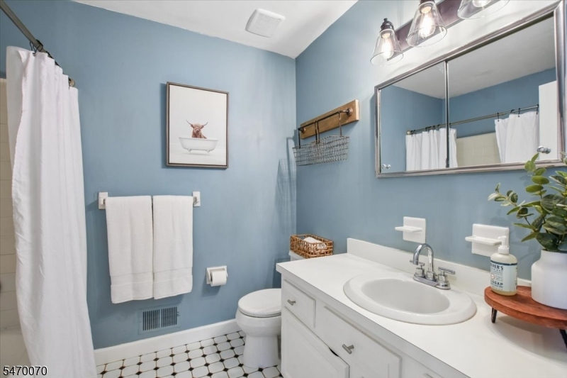 9 Quail Run Washington NJ 07853