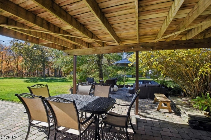 9 Quail Run Washington NJ 07853