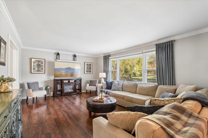 9 Quail Run Washington NJ 07853