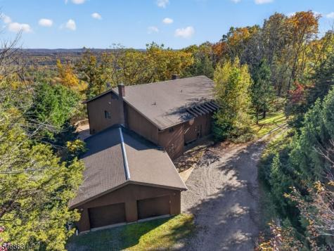 8 Farm Valley Lane Blairstown NJ 07825