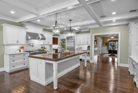 36 Clearwater Drive Hohokus NJ 07423