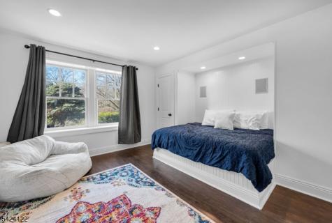 36 Clearwater Drive Hohokus NJ 07423