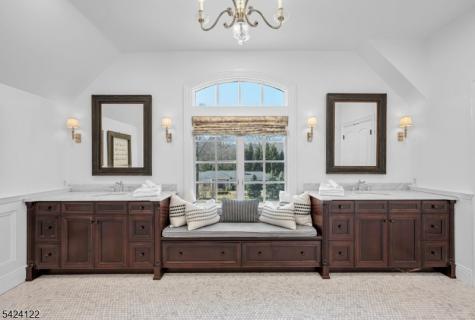 36 Clearwater Drive Hohokus NJ 07423