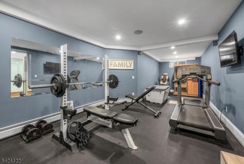 36 Clearwater Drive Hohokus NJ 07423