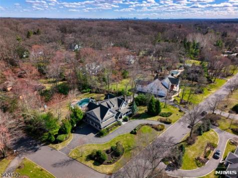 36 Clearwater Drive Hohokus NJ 07423