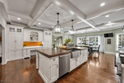36 Clearwater Drive Hohokus NJ 07423