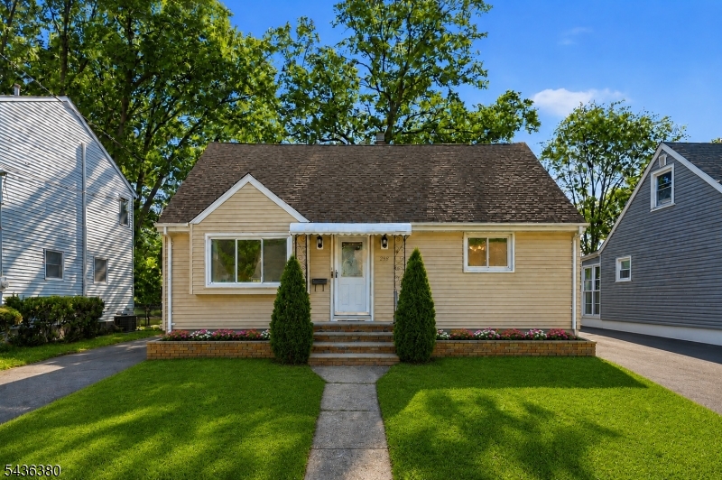 298 Fairway Avenue Belleville NJ 07109