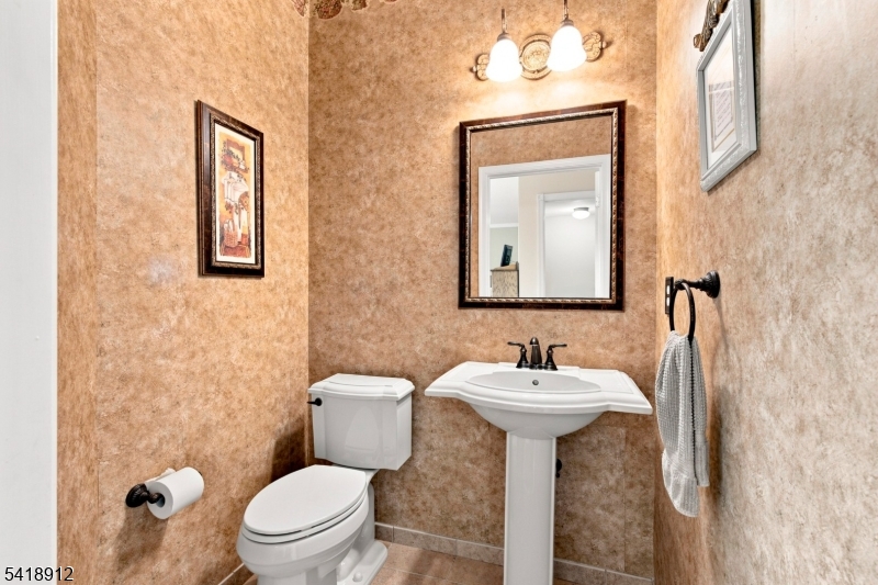 1709 Washington Valley Drive Greenwich NJ 08886