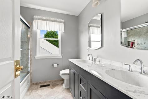 1709 Washington Valley Drive Greenwich NJ 08886