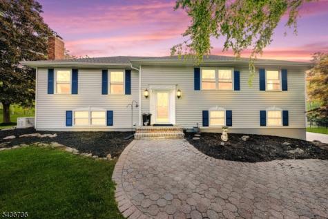 97 Beacon Hill Road Washington NJ 07830