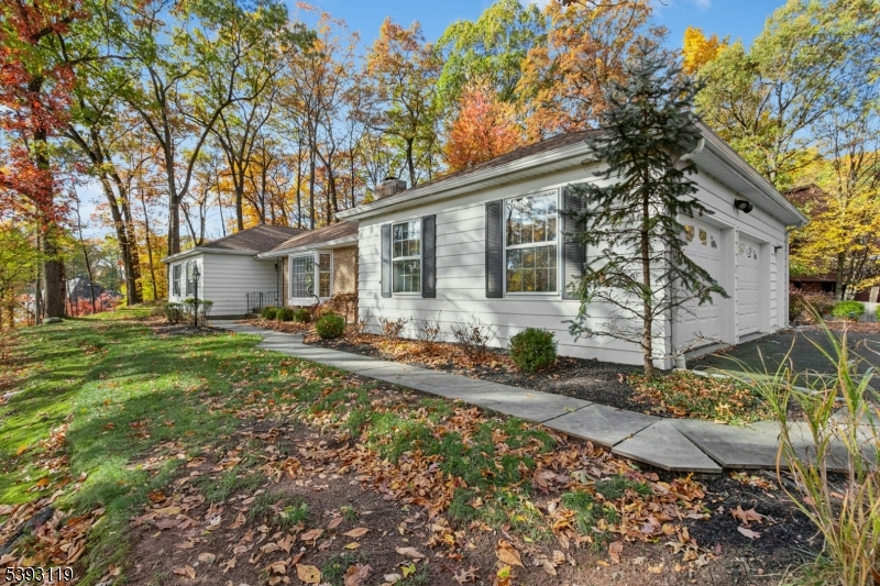 19 Ravenswood Lane Scotch Plains NJ 07076