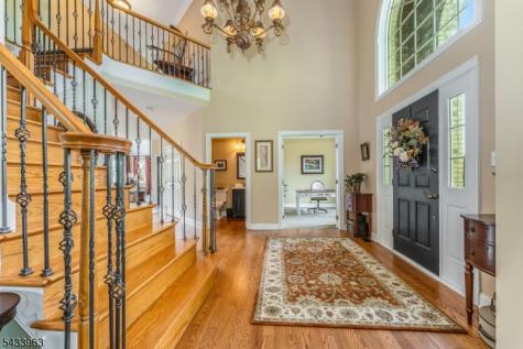 20 Balmoral Drive Alexandria NJ 08867