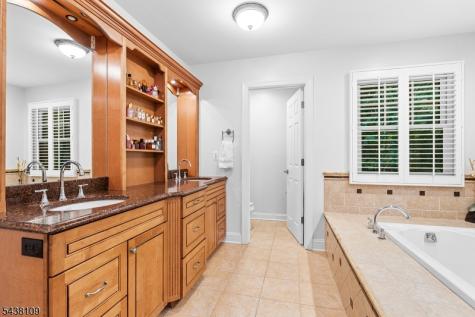 44 Brookvale Road Kinnelon NJ 07405
