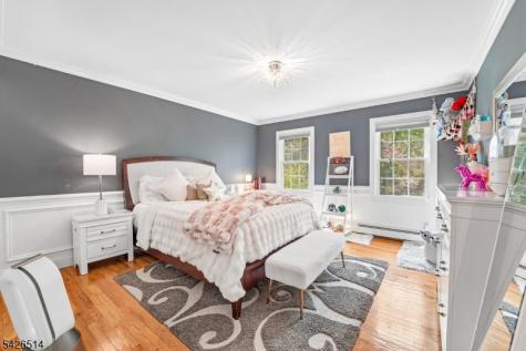 52 Stonefence Road Oakland NJ 07436