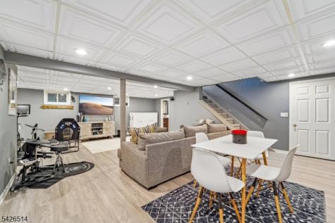52 Stonefence Road Oakland NJ 07436
