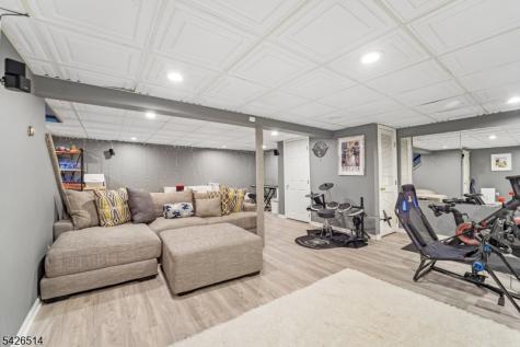 52 Stonefence Road Oakland NJ 07436