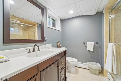 52 Stonefence Road Oakland NJ 07436