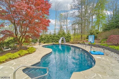 52 Stonefence Road Oakland NJ 07436