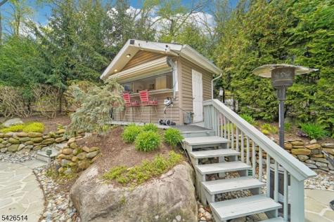 52 Stonefence Road Oakland NJ 07436