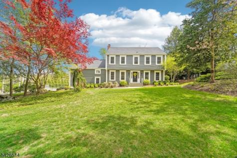 52 Stonefence Road Oakland NJ 07436