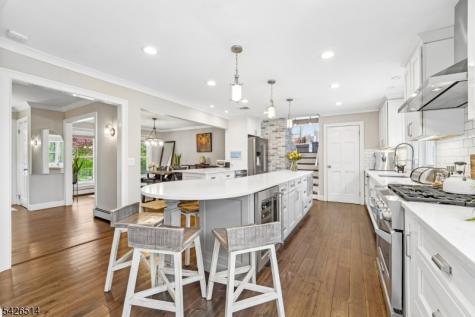 52 Stonefence Road Oakland NJ 07436