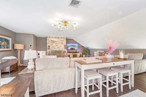 52 Stonefence Road Oakland NJ 07436