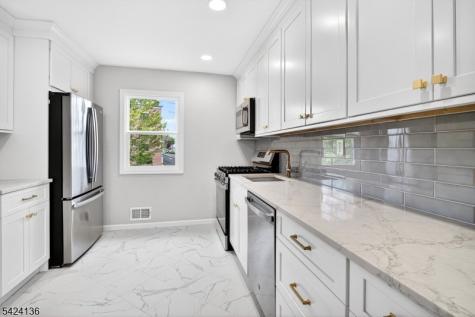 47 La Grande Avenue Fanwood NJ 07023