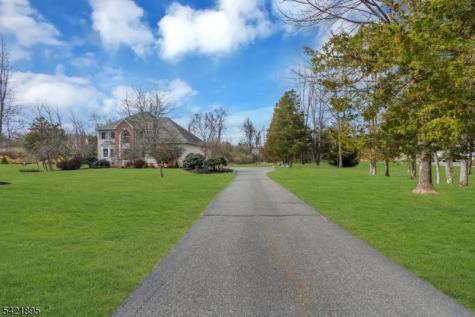 14 Misty Lane Green NJ 07821