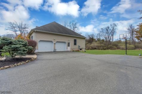 14 Misty Lane Green NJ 07821