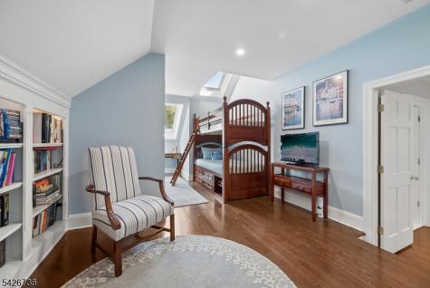 110 Chelsea Watchung NJ 07069