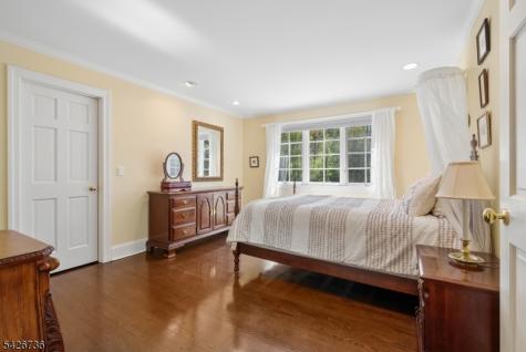 110 Chelsea Watchung NJ 07069