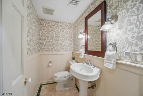 46 Stocker Road Verona NJ 07044