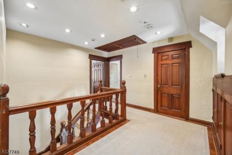 46 Stocker Road Verona NJ 07044