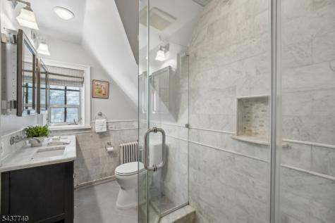46 Stocker Road Verona NJ 07044