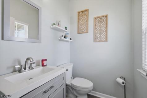 814 Mary Circle Greenwich NJ 08886