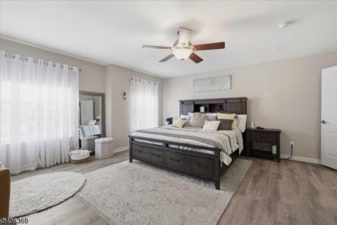 814 Mary Circle Greenwich NJ 08886