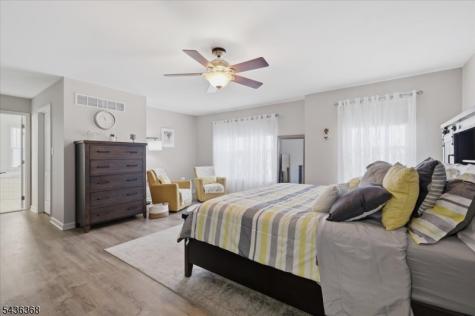 814 Mary Circle Greenwich NJ 08886