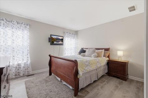814 Mary Circle Greenwich NJ 08886