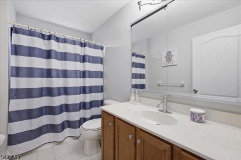 814 Mary Circle Greenwich NJ 08886