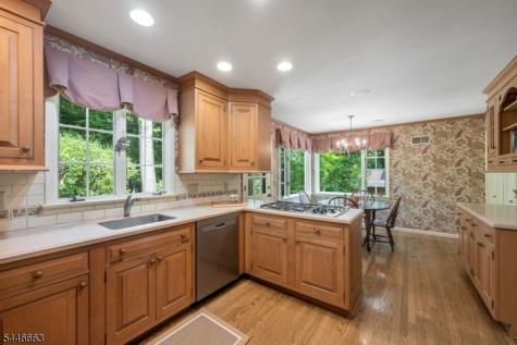 570 Bennington Terrace Ridgewood Village NJ 07450
