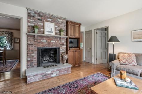 570 Bennington Terrace Ridgewood Village NJ 07450