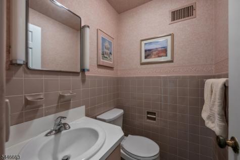 570 Bennington Terrace Ridgewood Village NJ 07450