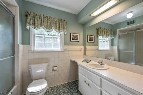 570 Bennington Terrace Ridgewood Village NJ 07450