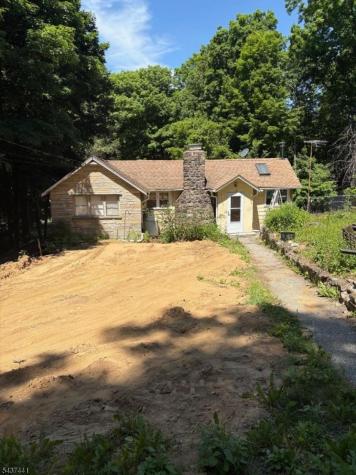 17 Onteora Road Vernon NJ 07422