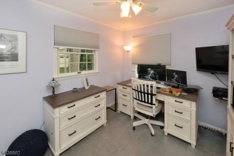 30 Knolls Road Bloomingdale NJ 07403