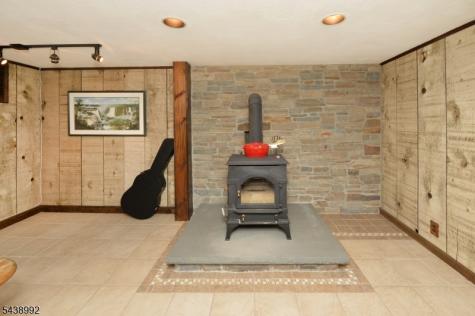 30 Knolls Road Bloomingdale NJ 07403