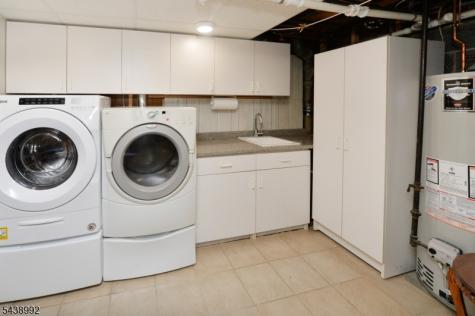 30 Knolls Road Bloomingdale NJ 07403