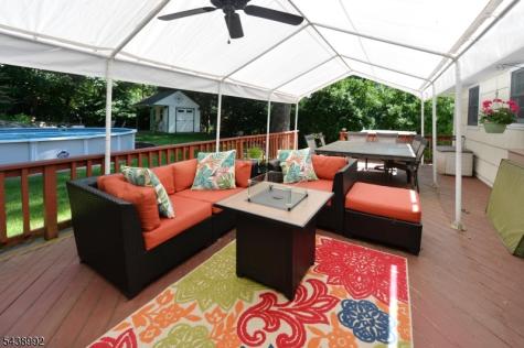 30 Knolls Road Bloomingdale NJ 07403